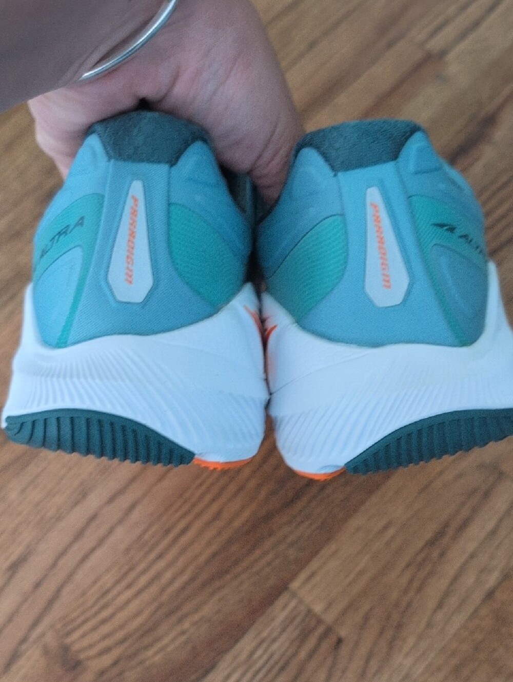 Altra Women's Teal Athletic Shoes with Orange Accents NWOT - Picture 4 of 5